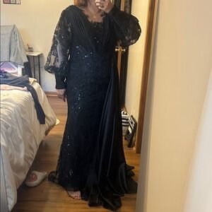 Chic Black Sequin Long Sleeve Gown